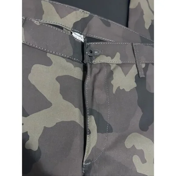 Men's Camouflage Chino Pants - Green Camo - Picture 4 of 13